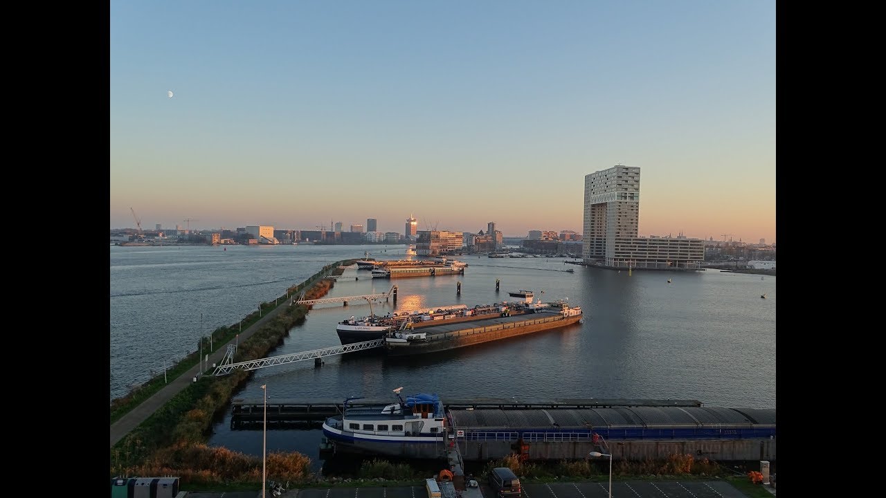 Dans Le Port d'Amsterdam - Isabelle Boulay / Havengebied
