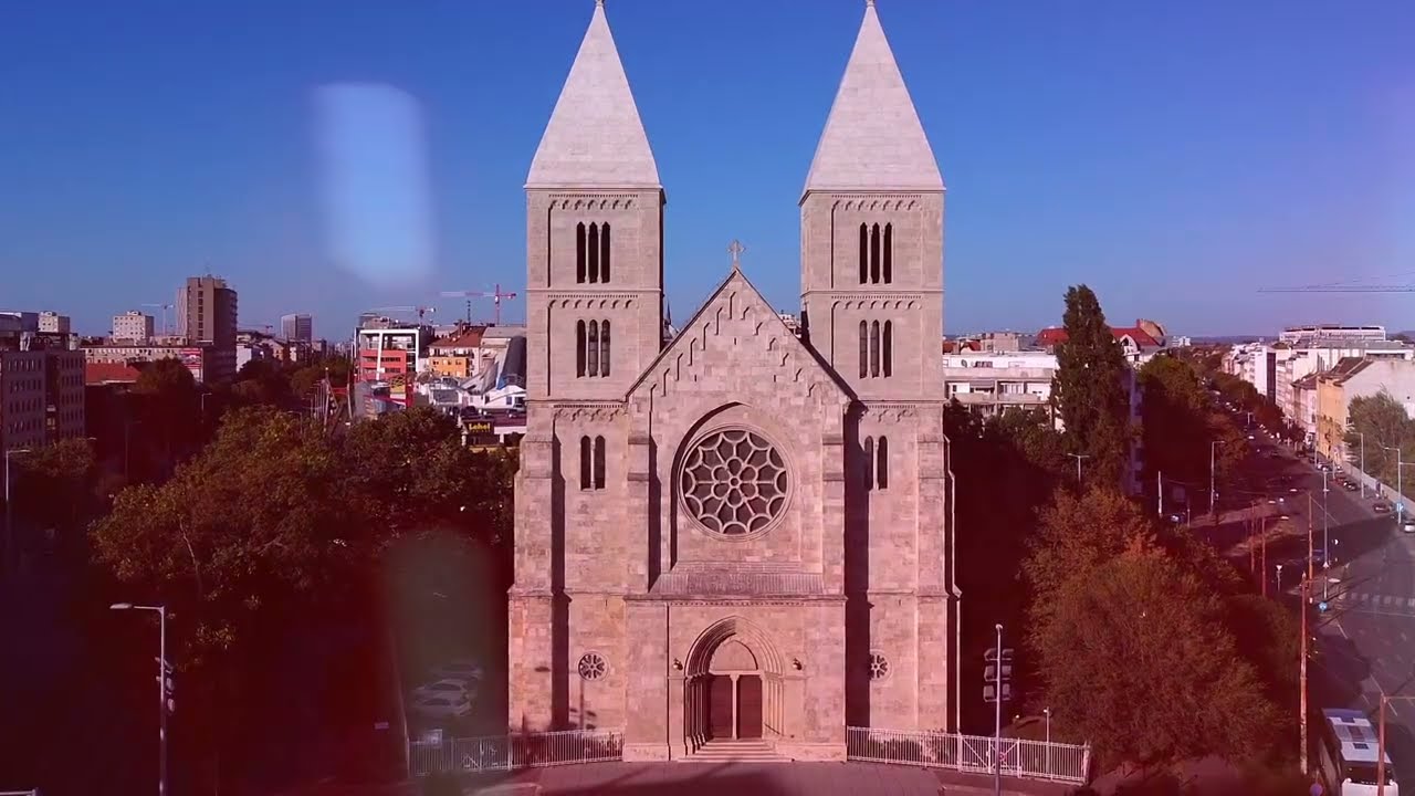 Szent Margit Templom - Vil&aacute;g&iacute;t&oacute;torony Angyalf&ouml;ld kapuj&aacute;ban!