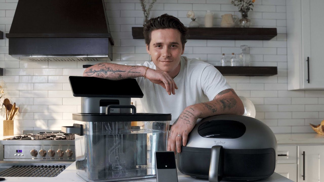 ‘Get a job’: ‘Toxic’ Brooklyn Beckham blasted for fierce words towards parents