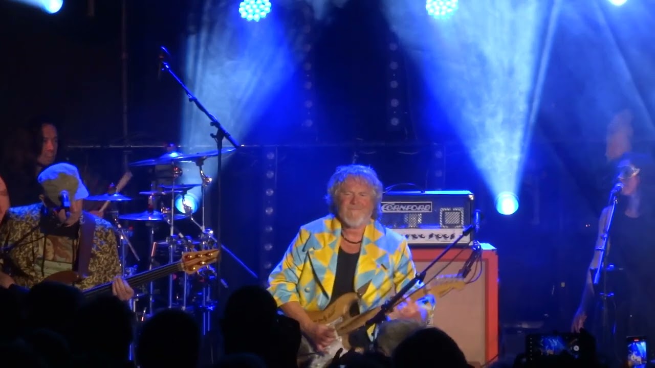 PENDRAGON  Paris  Le Trabendo  14.05.2024     If I Were the Wind and You Were the Rain