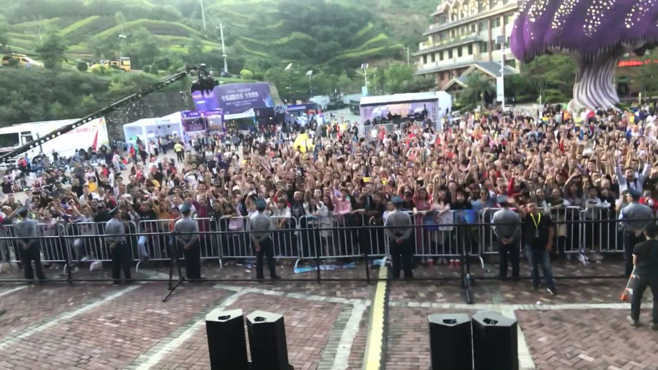 Christelle Mango Music Festival, China (Crowd says hello Canada!)