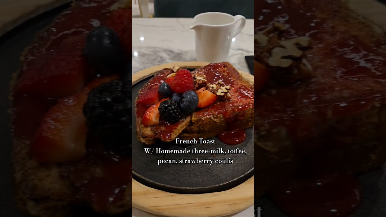 GORGEOUS French Toast breakfast at the AMEX Centurion Lounge Mexio City Airport 