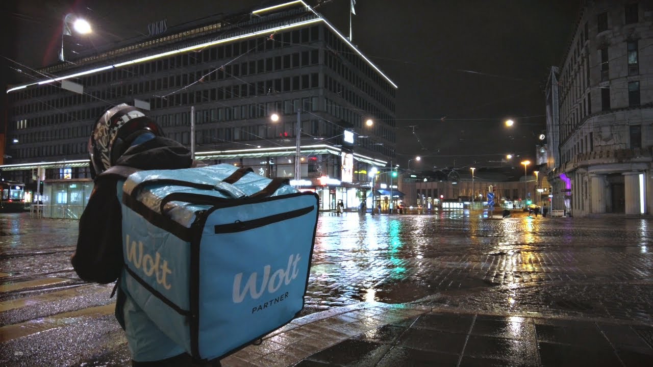 Rainy Night Walk in Central Helsinki (26 April 2023)