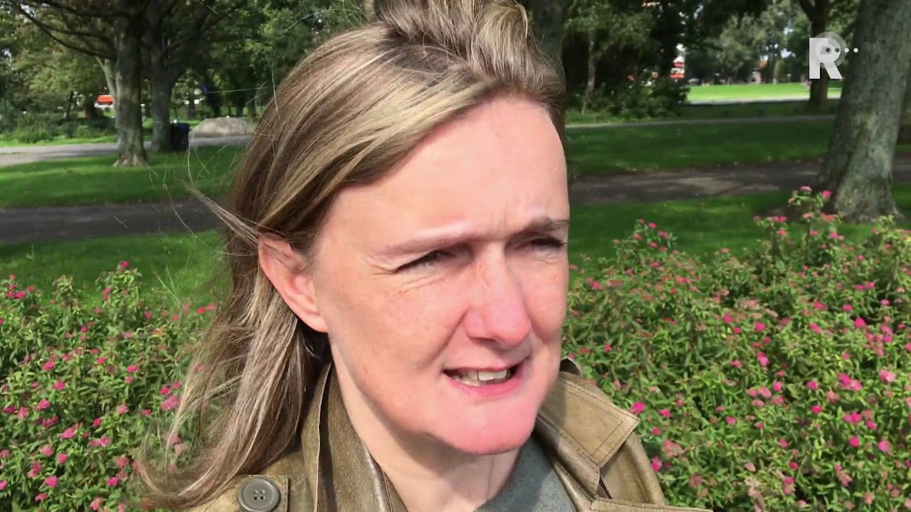 Hilarisch kunsthistorisch- hysterische scootmobiel-route door Schiedam-zuid