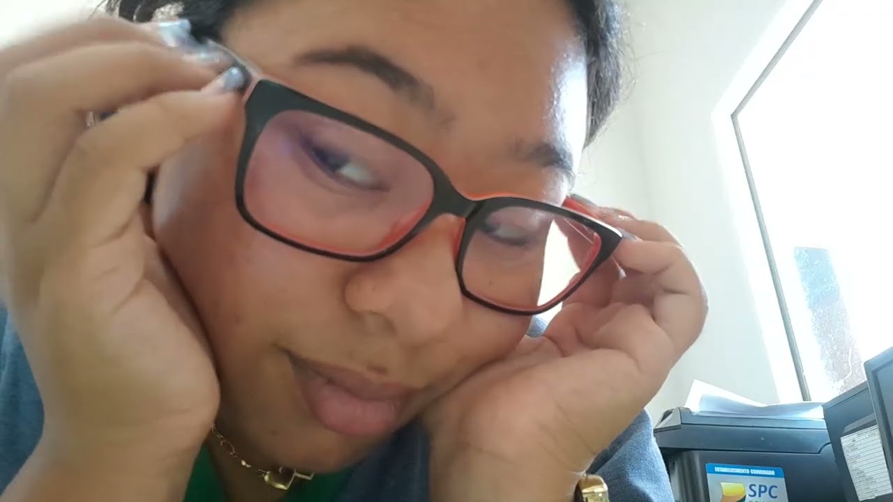 Asmr fazendo tapping e entre outros gatilhos, espero que gostem!!#asmr #tapping