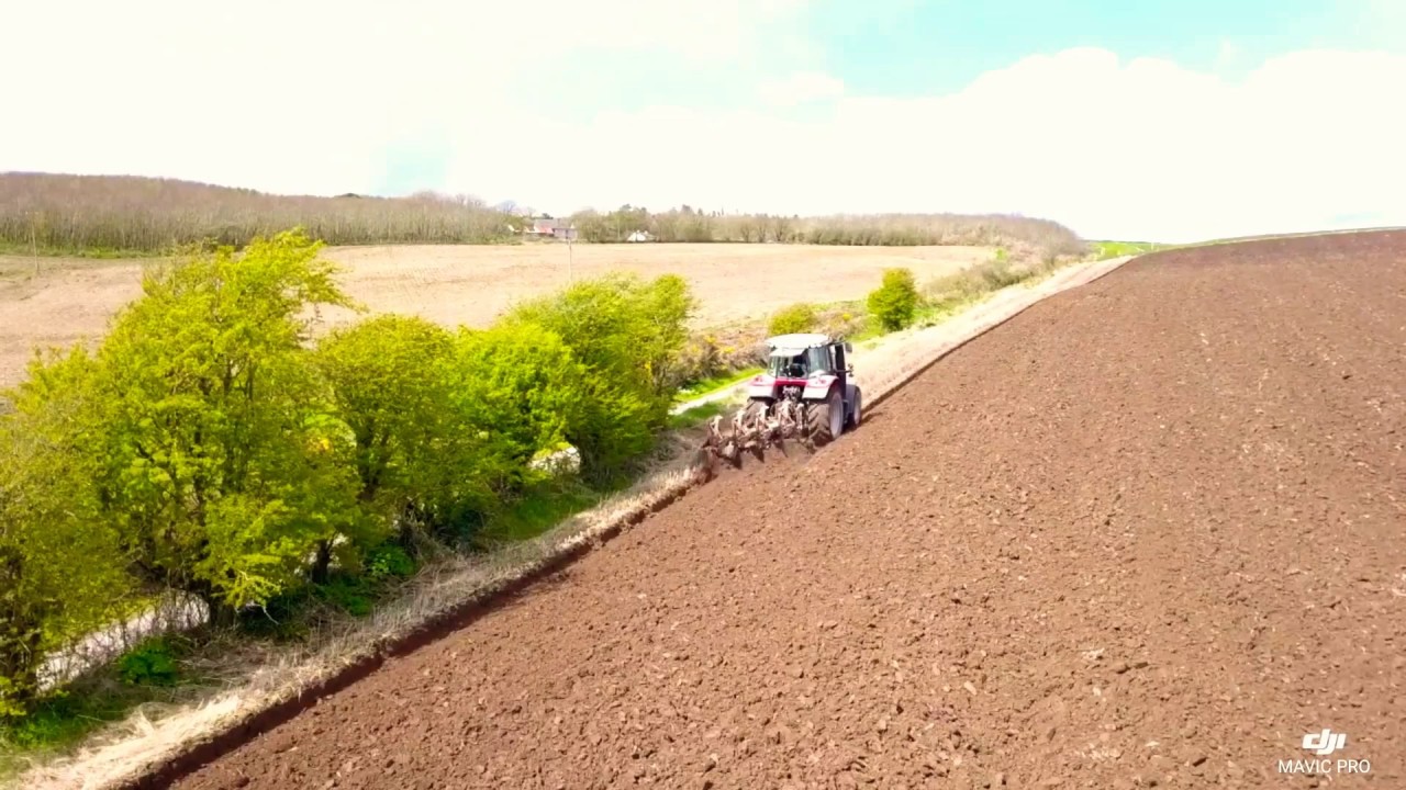 Massey Ferguson 7618 - Ploughing 2018
