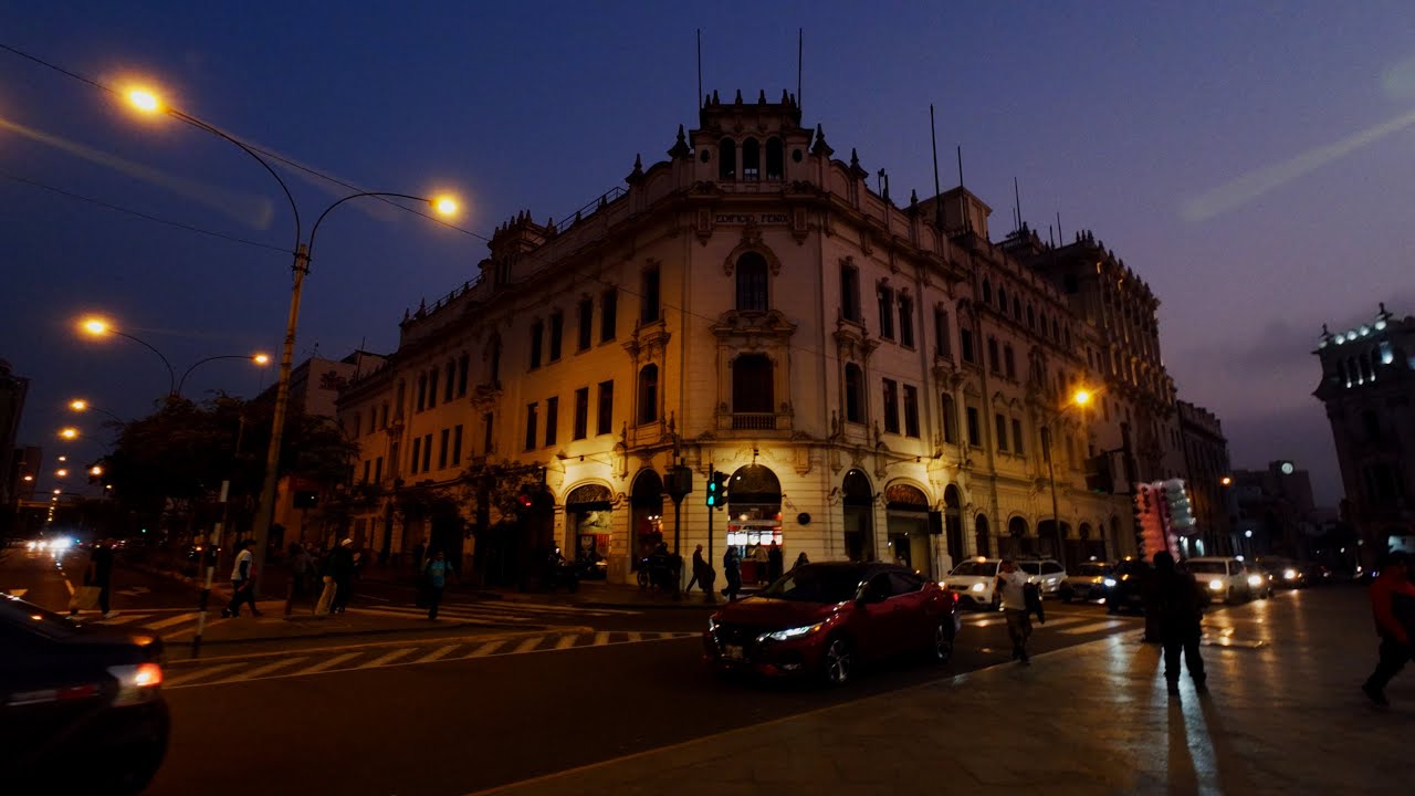 Recorrido nocturno por los jirones del centro de la ciudad | Lima Travel 4k