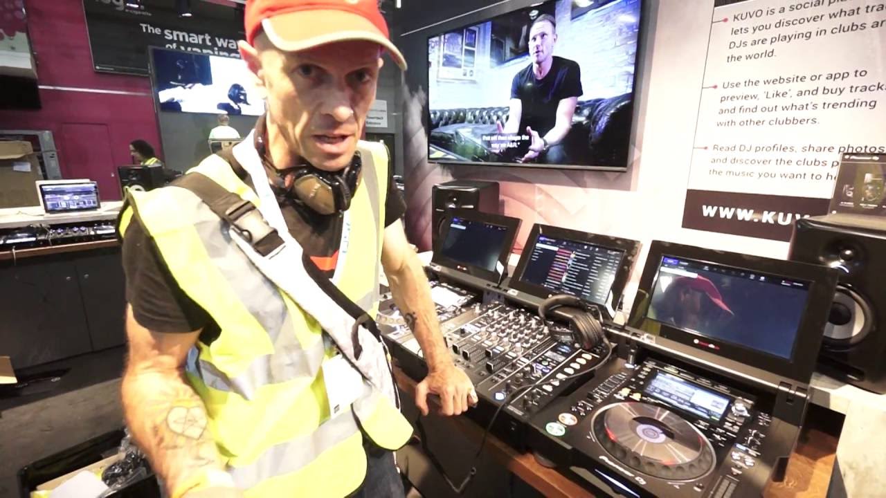 PIONEER TOUR CDJ1 AND TOUR DJM TOUR1 DEMO LOOK AT