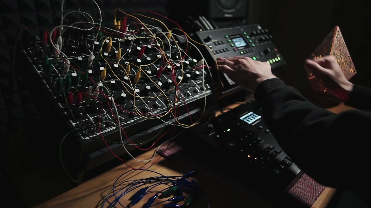 Artem Brits - Techno jam (Pulsar-23, Analog Four, Octatrack)
