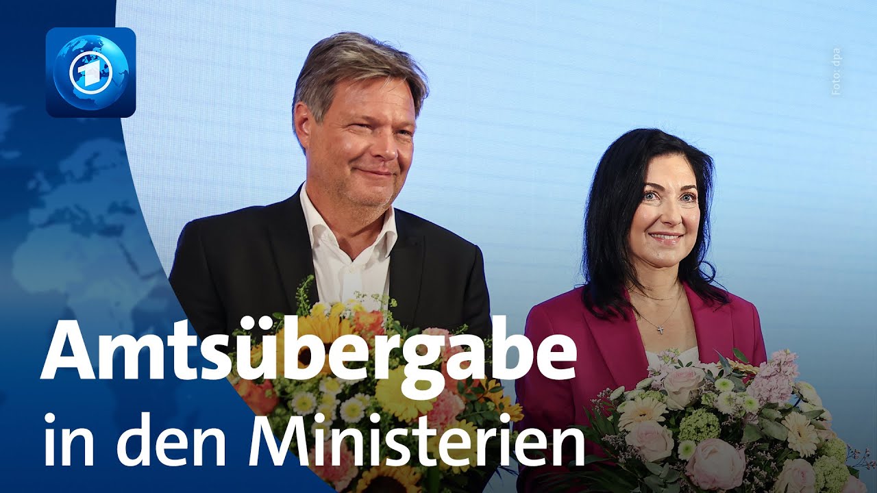 Machtwechsel: Die Minister:innen der alten Regierung übergeben ihre Ämter