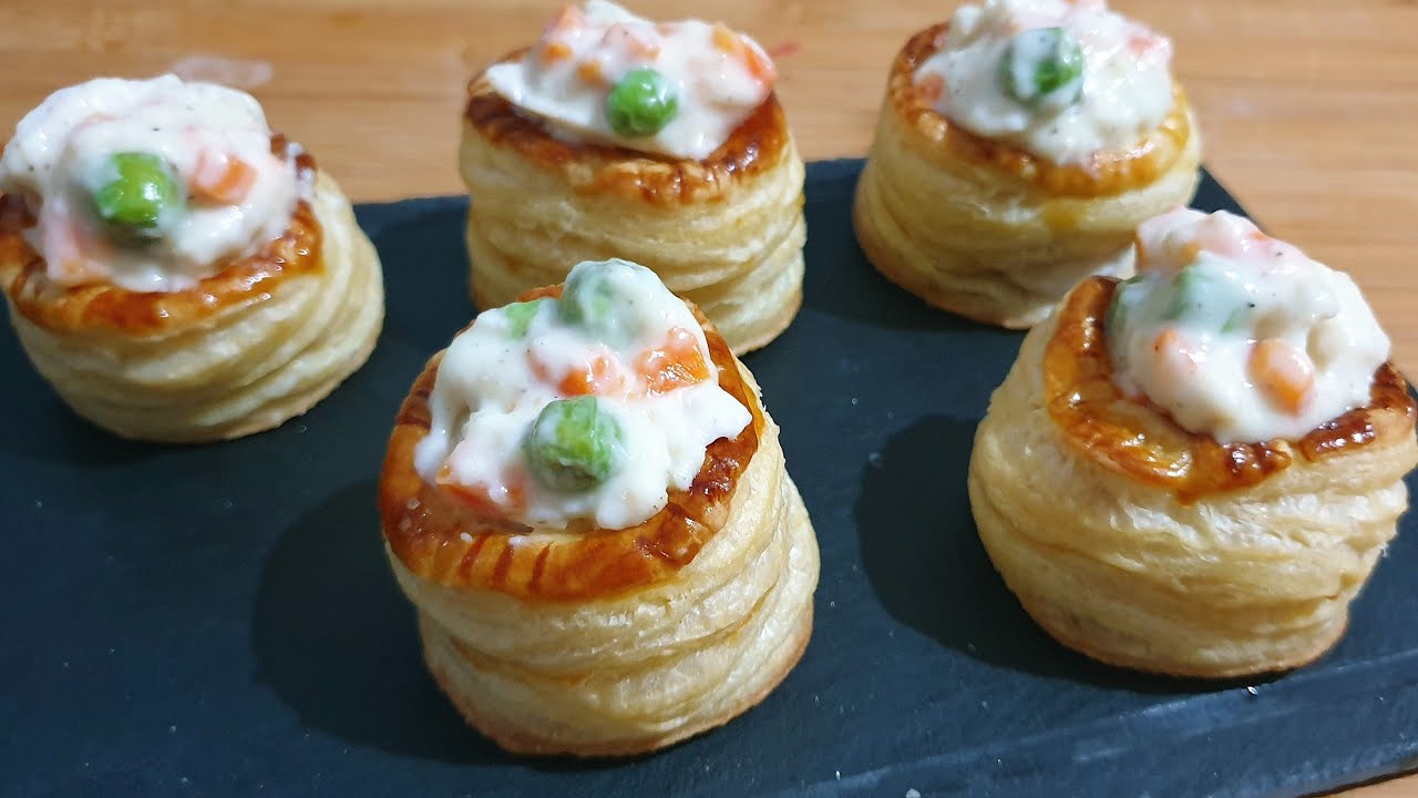 Vol au vent à la sauce Béchamel & poulet. โวล โอ วอง ซอสเบชาเมล ไก่