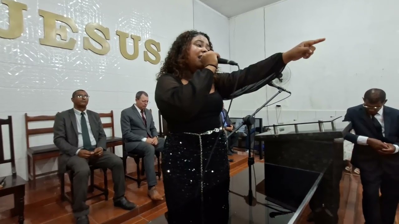 Elaine nas alturas, canta na santa ceia, em ieadalpe-manancial II 