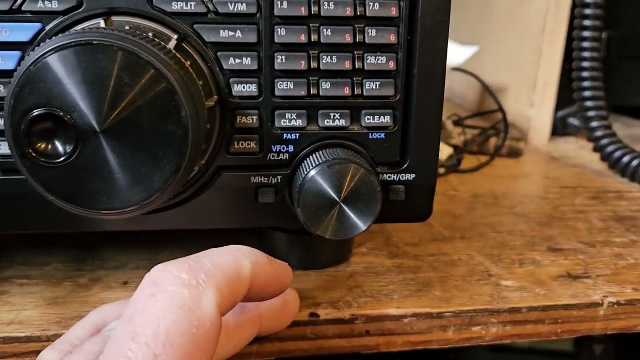 PLAYING WITH YAESU FTDX1200 HAM RADIO