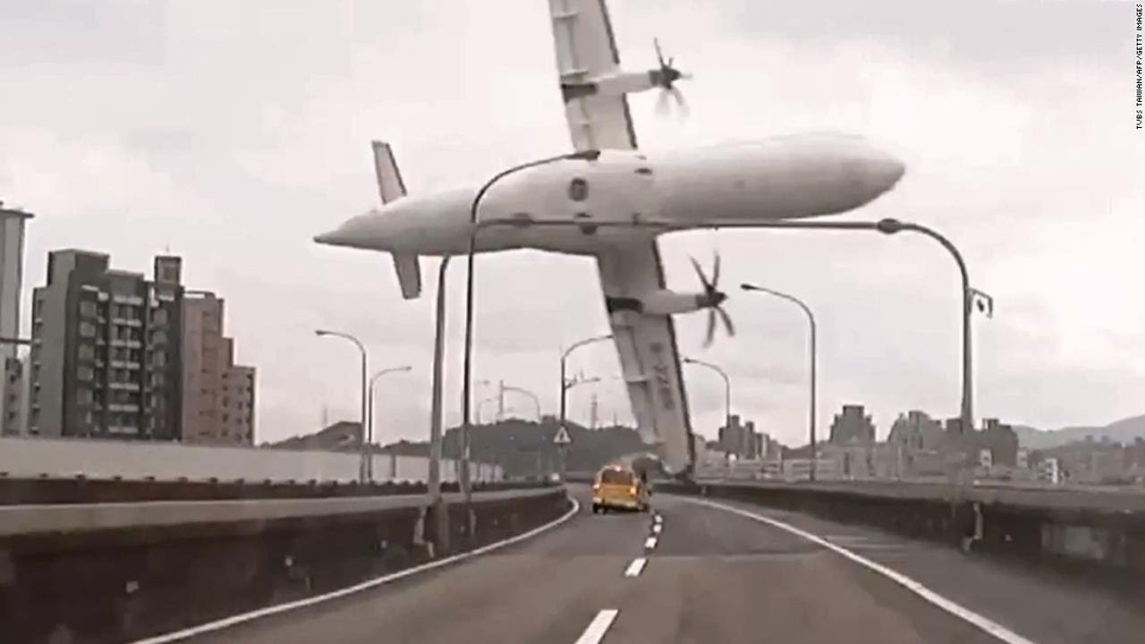 MOST SHOCKING VIDEO | Men Plane Crashes Caught On Camera