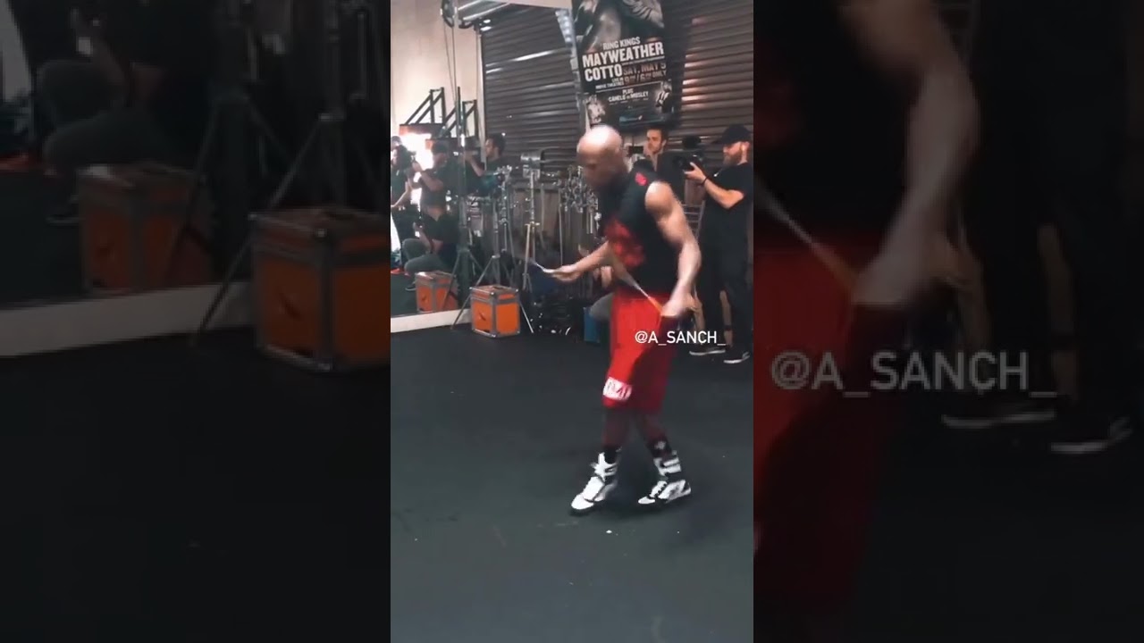 Floyd Mayweather shows his skills on the jump rope 💥😤