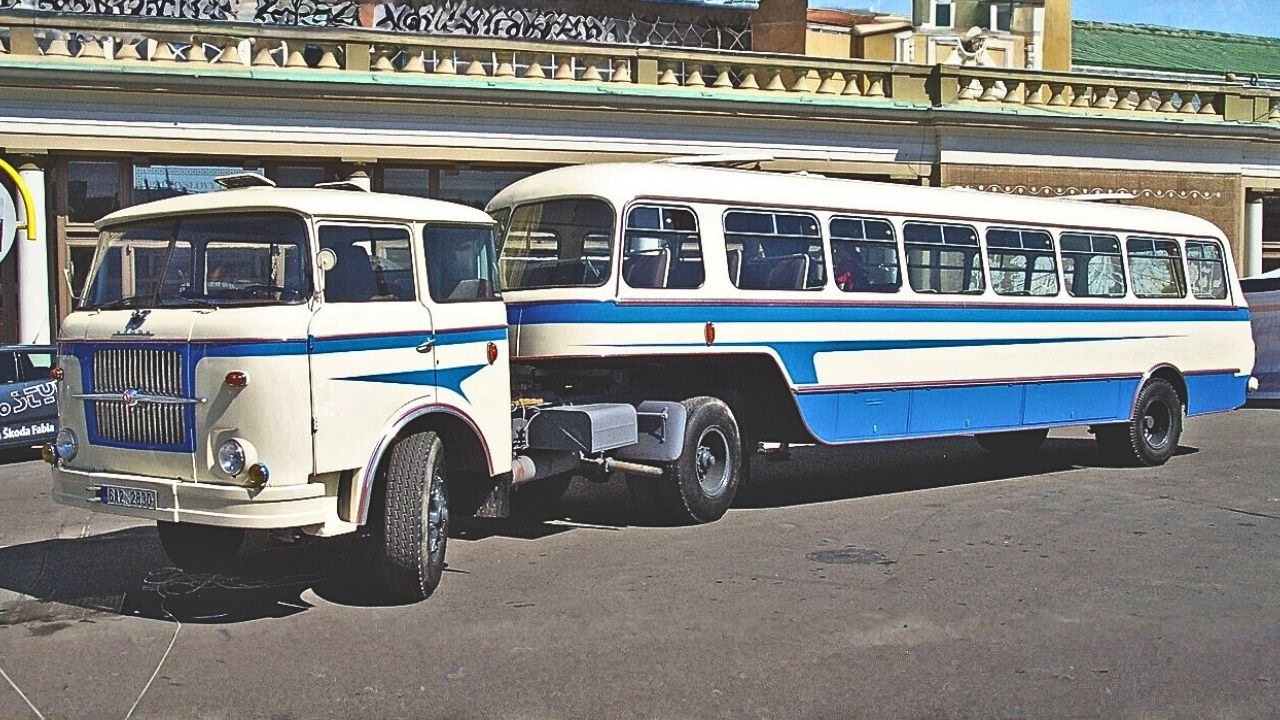 Why Buses Were Once Pulled Like Semi Trucks