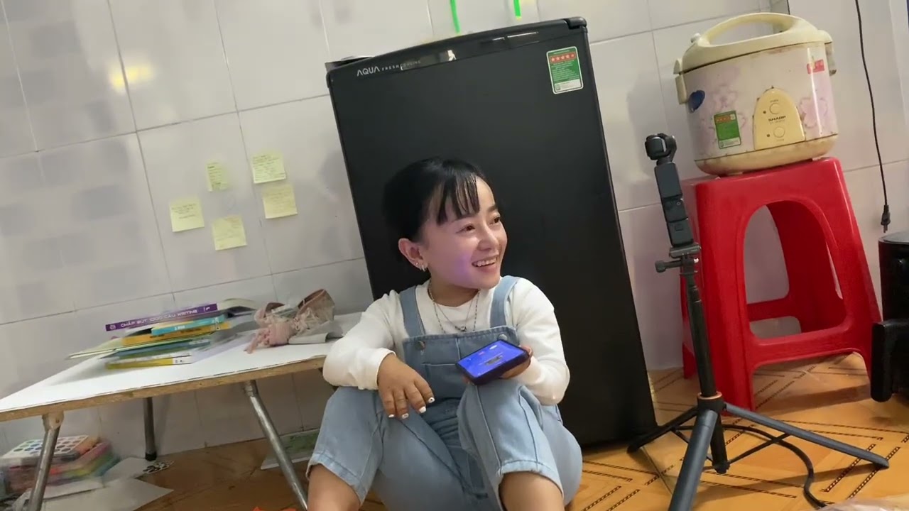Út Mini  Cao Thủ Chốt Đơn Và Đóng Hàng Nhanh Thoăn Thoắt Chị Thảo Bái Phục 