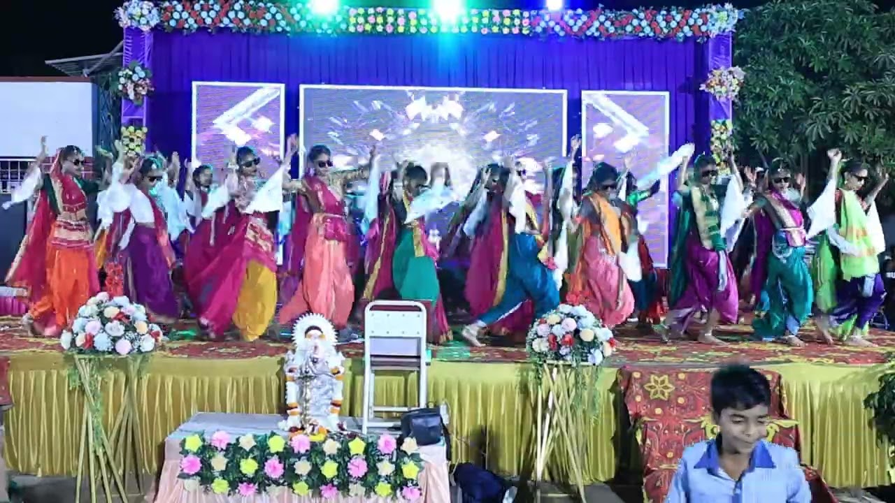 Annual function/aadivasi dance/dubri rani by girls std.8