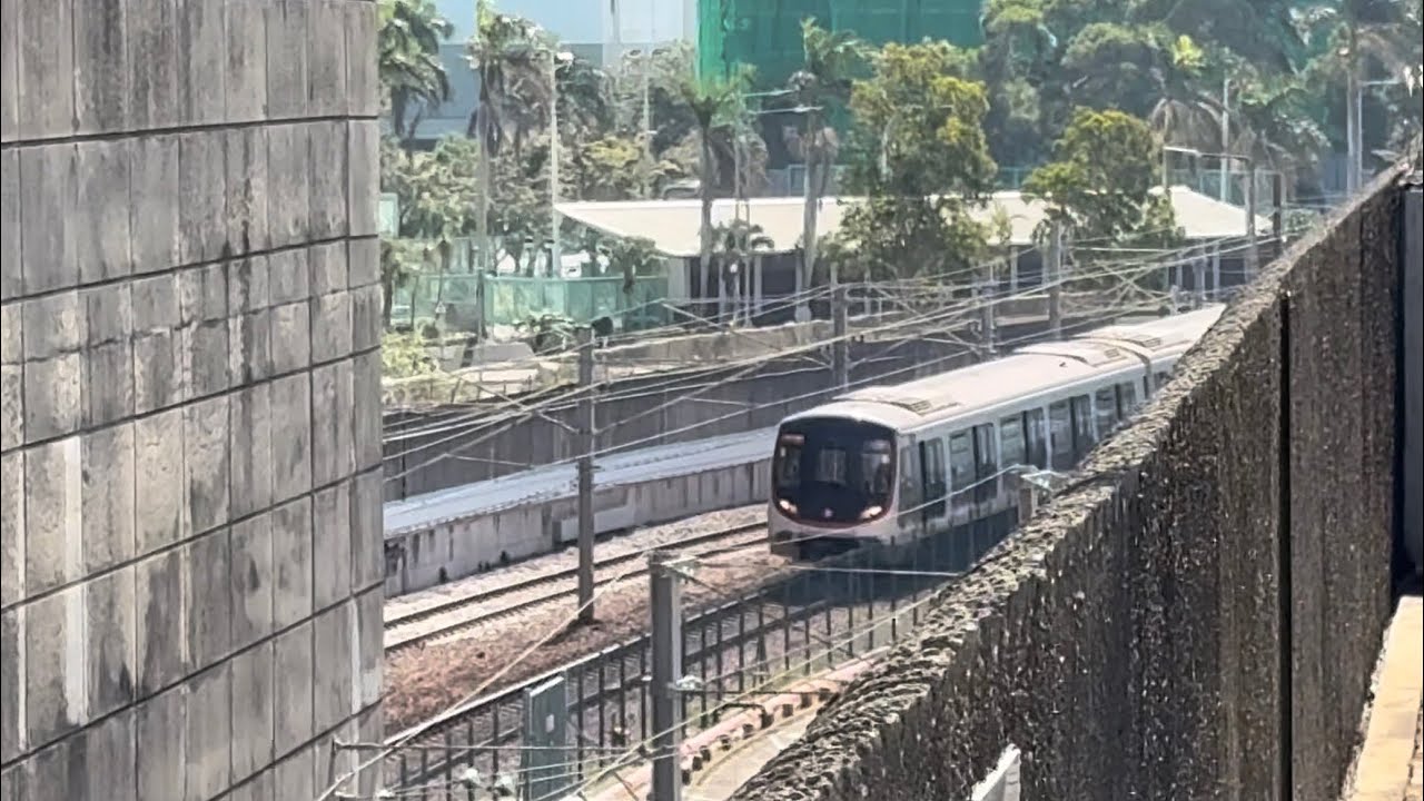 杏花邨站進站同埋離站行車紀錄