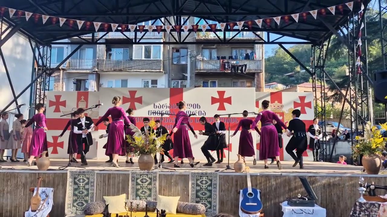 ქართული ცეკვების პოპური • შემოდგომის ზეიმი ხარაგაულის გიმნაზიაში (10.2025)