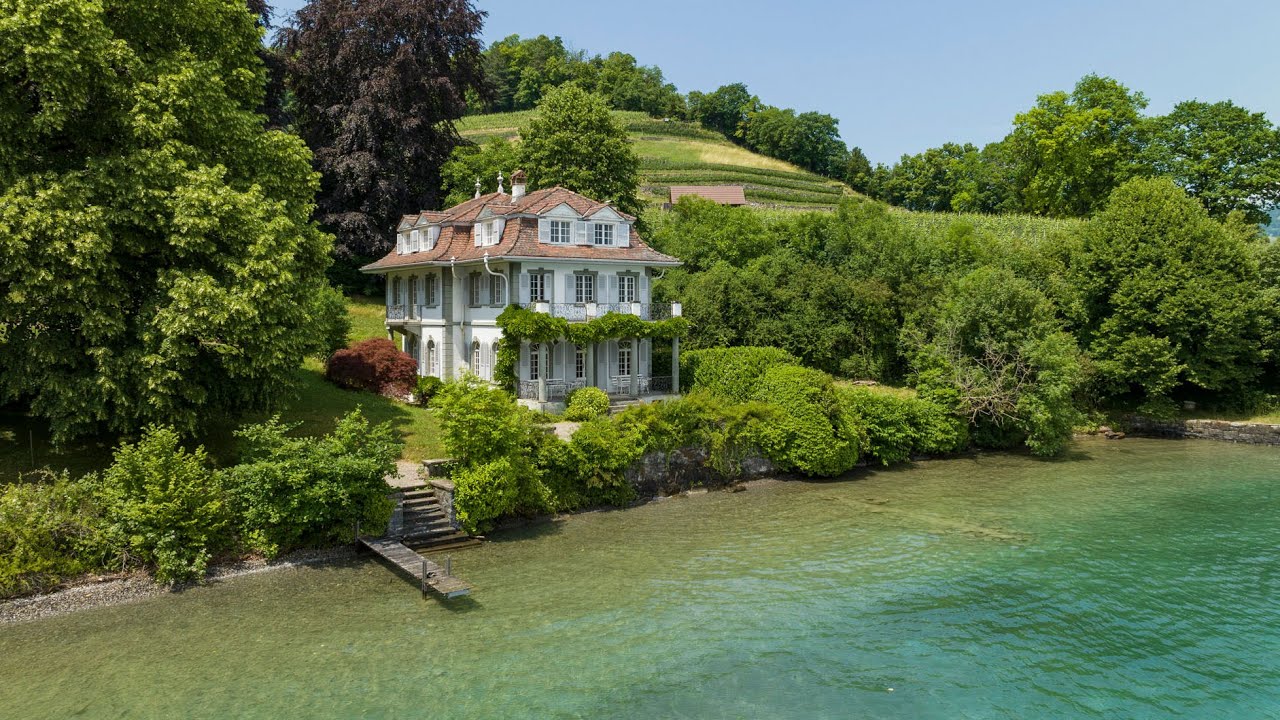 Einzigartige, verträumte Jugendstil-Seevilla in Spiez mit grossem Park und altem Baumbestand.