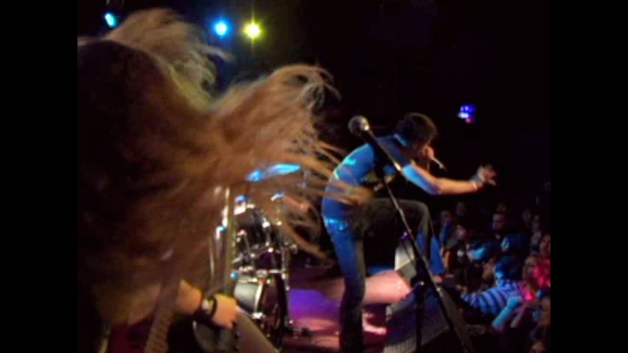 SUICIDE SILENCE - No Pity For A Coward (OFFICIAL VIDEO)