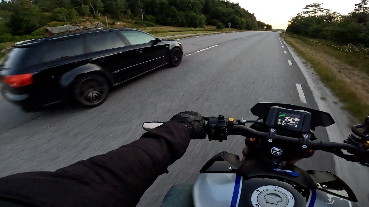 4K Intense! MT-09 SP vs RS4 race #mt09sp #audirs4 #mt09race #goprohero10black #4k #acrapovic #rs4