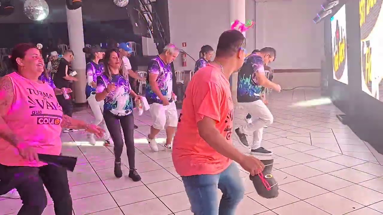 Dj Barney MRT so as tops do flashback.