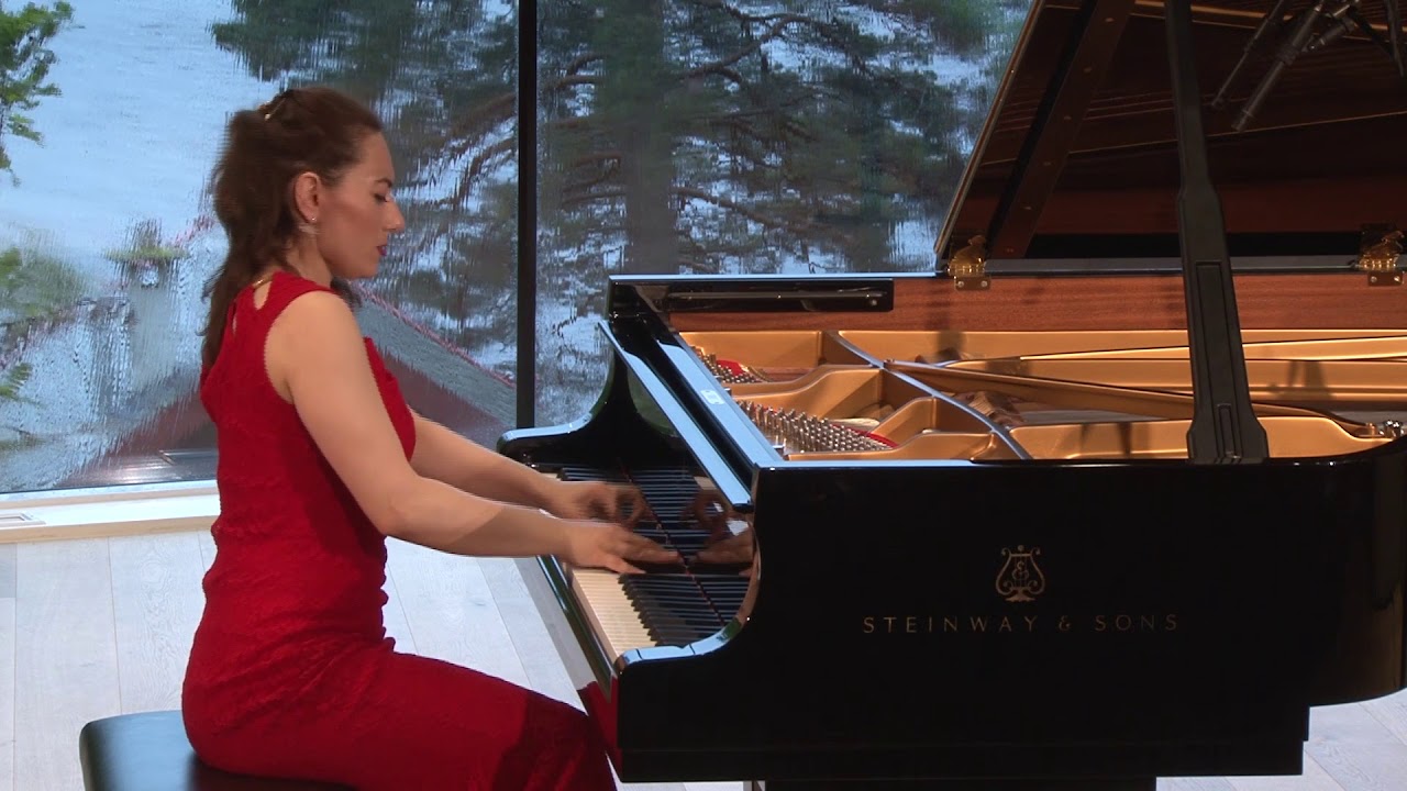 Mariam Kharatyan: Toccata by Khachaturian in Grieg Competition 2016
