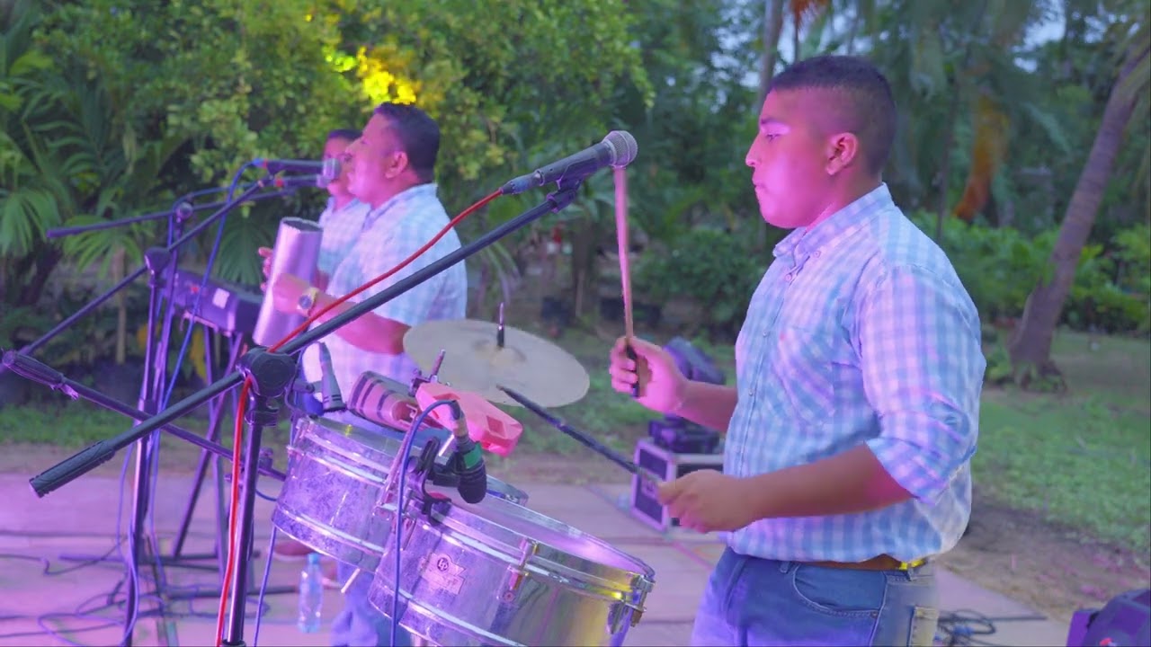 Popurrí Rigo Tovar · Santos García Musical