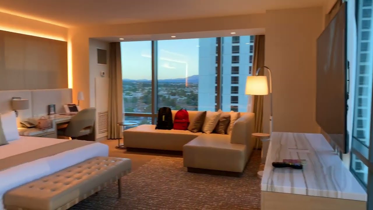 The Palms Hotel & Casino Resort Fantasy Strip View King Room Tour (Corner Room @ Fantasy Tower)