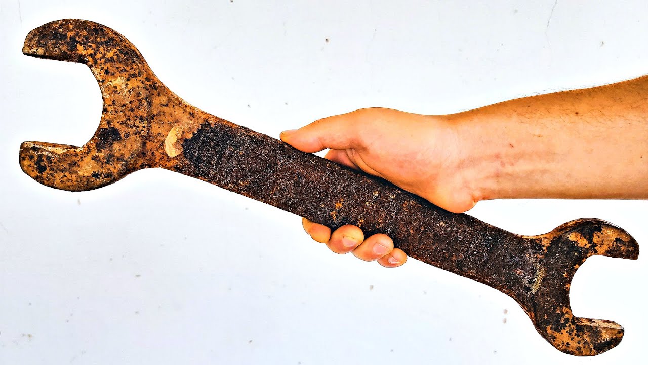 Rusty Giant Wrench Restoration
