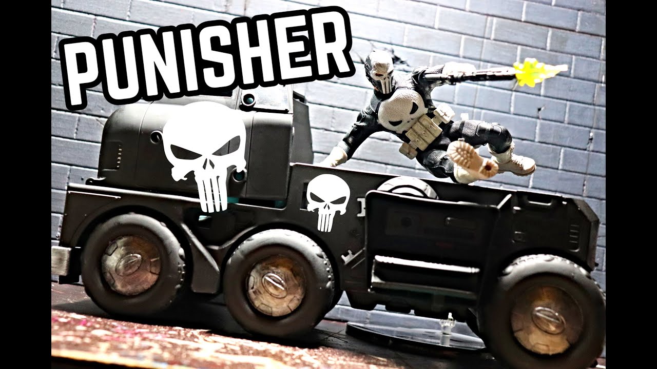 THE GREATEST FIGURE I'V EVER BOUGHT! THE MEZCO PUNISHER!