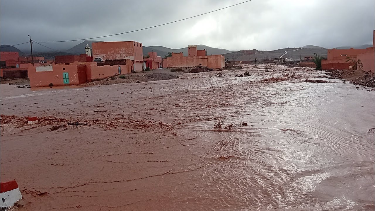 أمطار الخير في البادية الحمد الله ايت بعمران سيدي افني #maroc #الجزائر #ايت_بعمران #امطار #فيضانات 