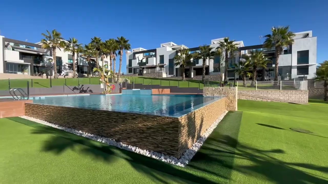 Bajo en venta - Punta Prima KW Excelencia 