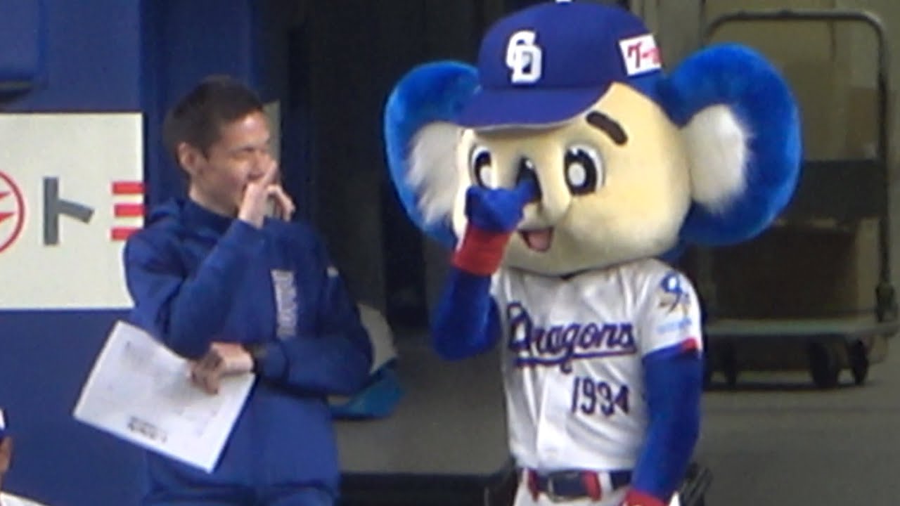 大谷にハイタッチをスルーされたことを2週間経っても根に持ってるドアラ（笑）