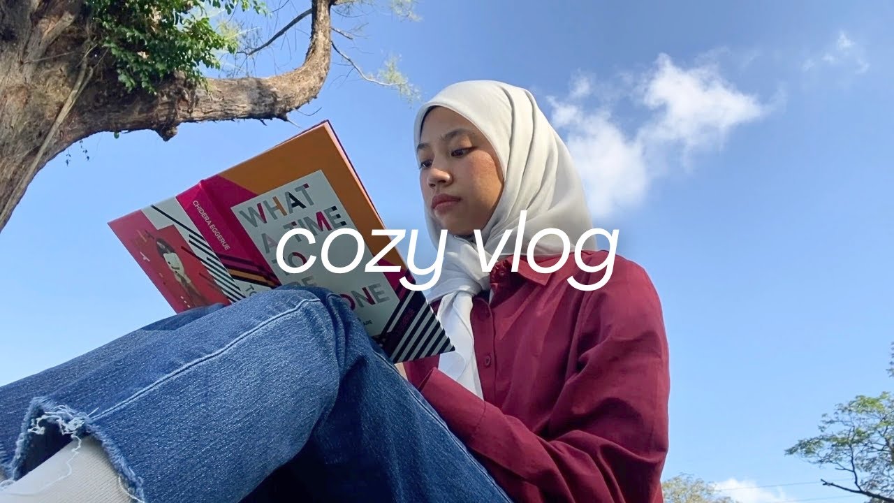 В поисках утешения в книгах и кофе.