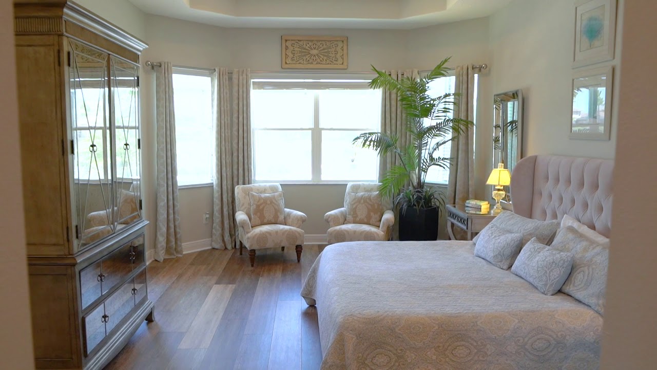 Gorgeous waterfront pool home FOR SALE - 2764 COCO PALM CIRCLE WESLEY CHAPEL