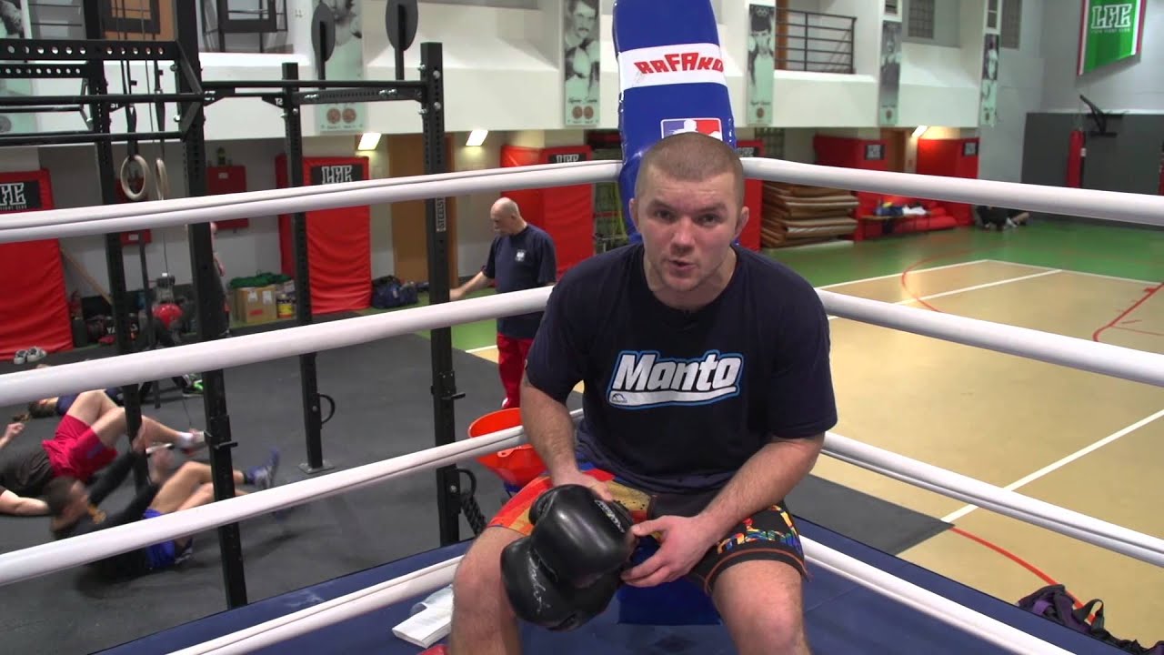 Co zabrać na pierwszy trening bokserski i muay thai? Podpowiada Łukasz 
