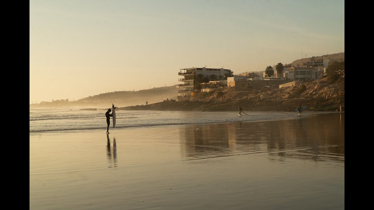 Taghazout : le paradis des surfeurs face aux hôtels de luxe