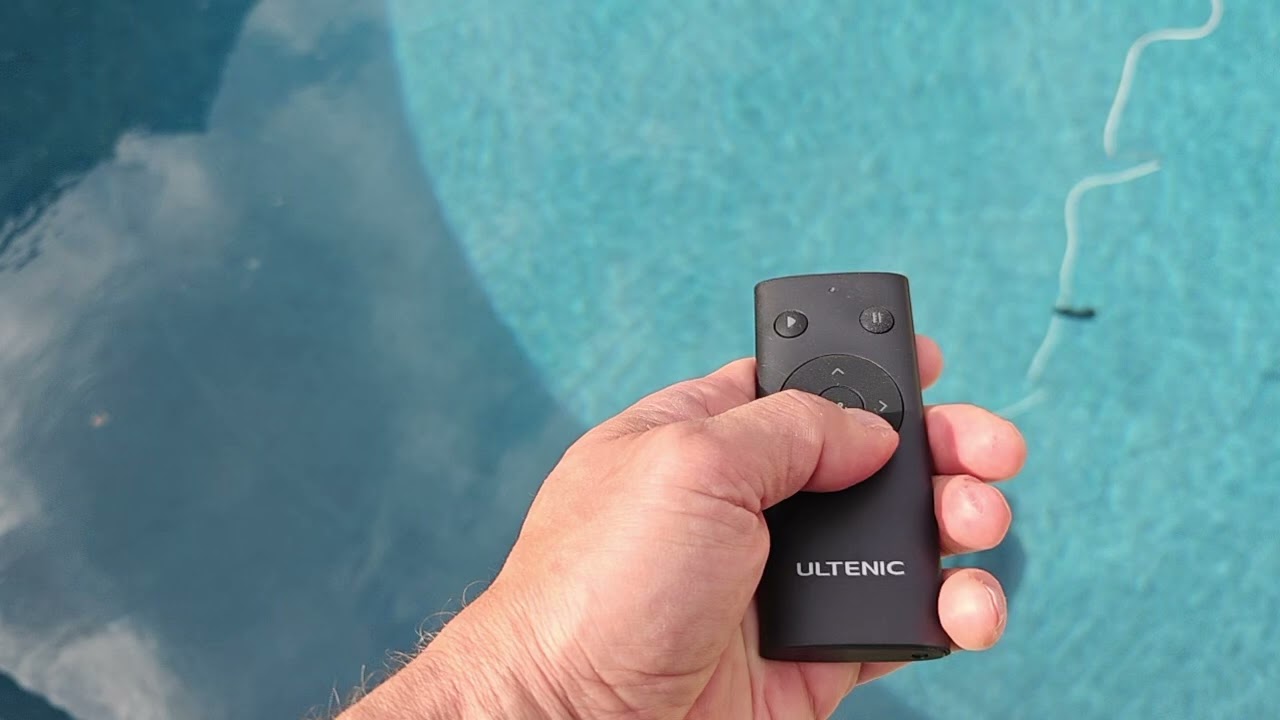 Je teste l'Ultenic Pooleco 10, un robot de piscine à moins de 170 €