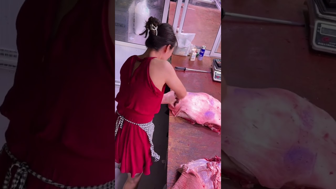 We have more customers ordering pork today. #food #dothingsyoudontwanttodo #meat #pig #cooking