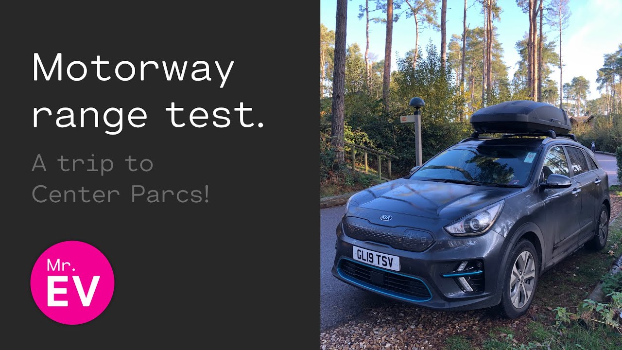 Family trip to Center Parcs: how is the motorway range with a roof box?