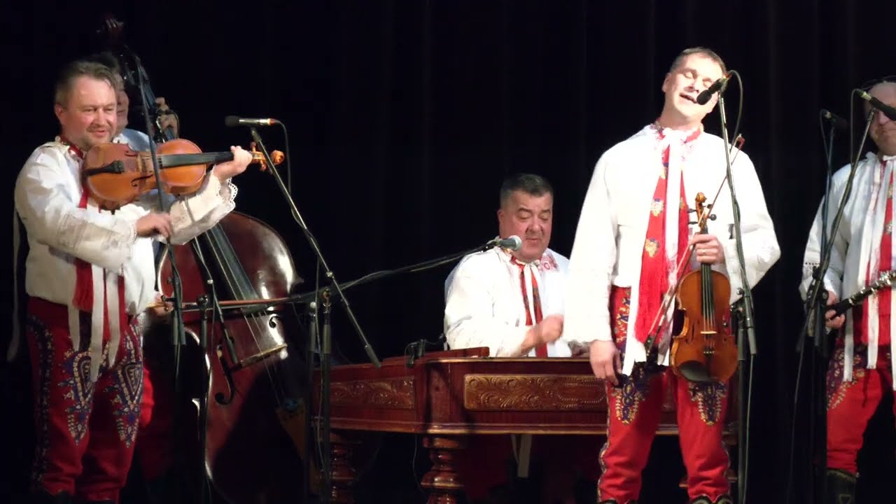 STARÁ BŘECLAV-XXXVIII.HUDECKÉ DNY 2023-sobota 25. listopadu (Cimbálová muzika Zádruha z Podluží 4.)