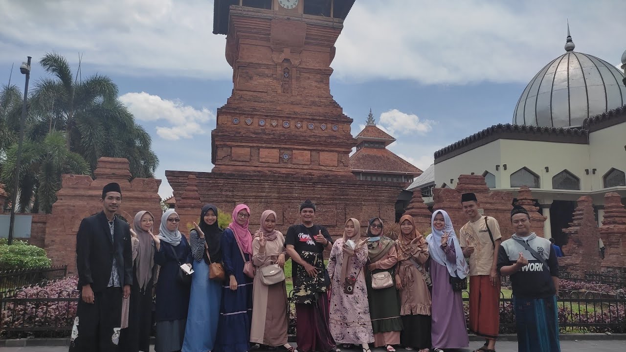 Wisata Religi Ziarah Demak Kudus