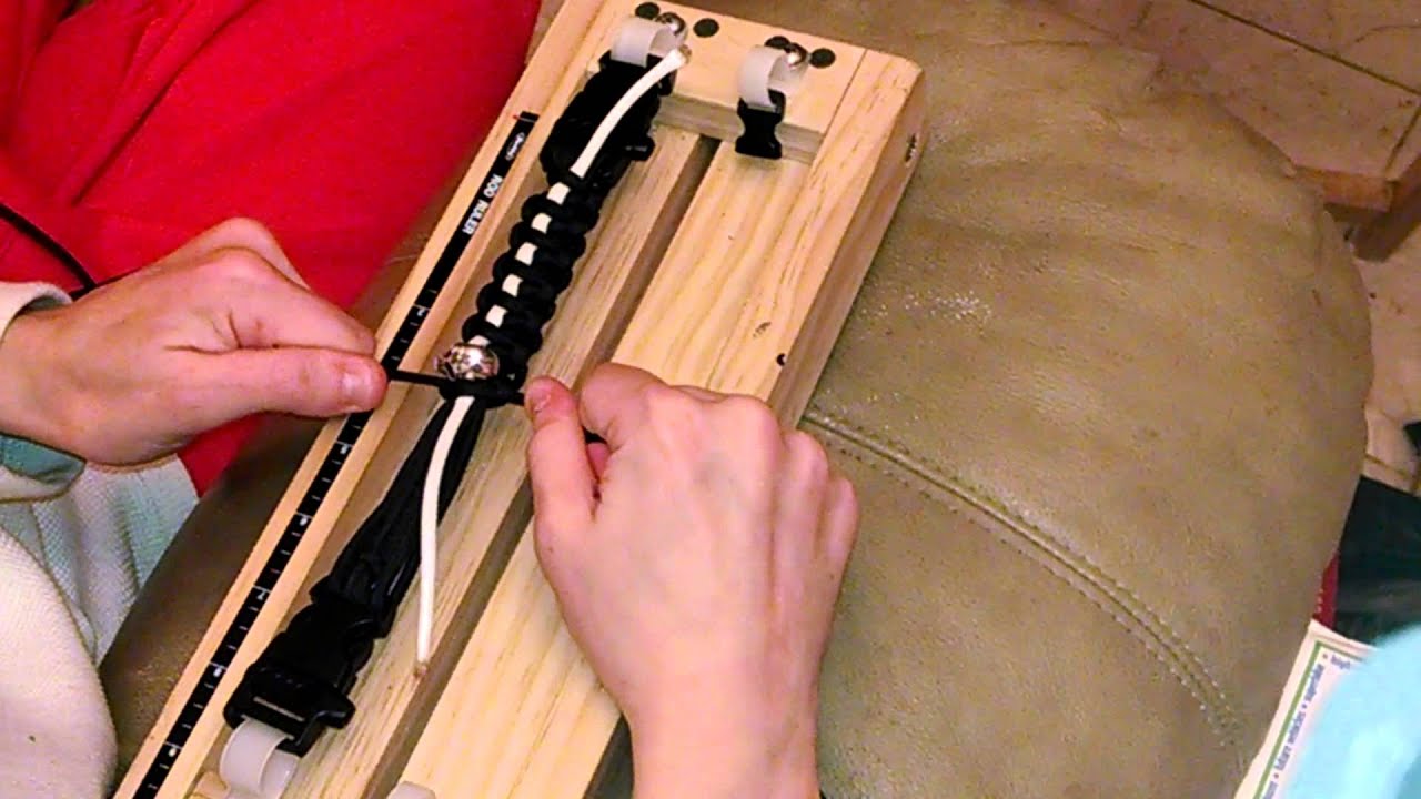 How to put a skull bead into a paracord bracelet