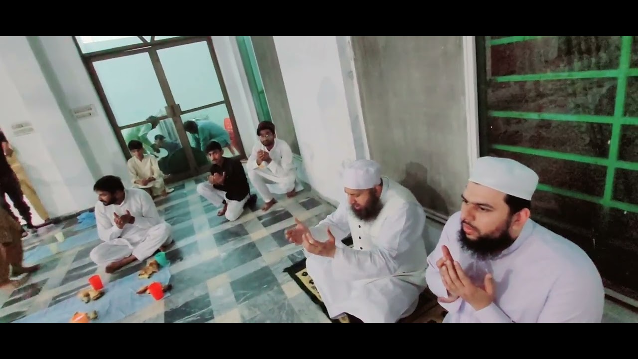 Blessed Iftar in jamia imrania By Rizwan Siddiqui Khateeb imam jamia imrania #fasting #bayan #love