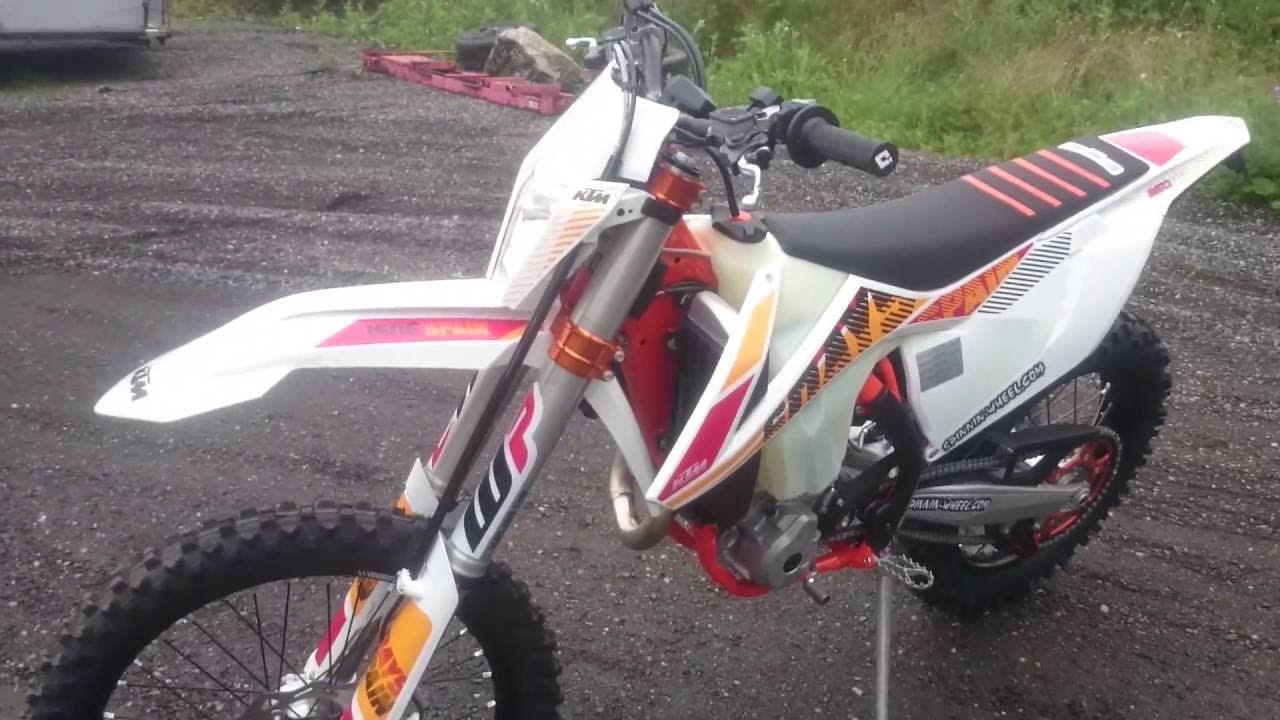KTM 250 EXC-F SIX DAYS 2017 Walkaround & Startup