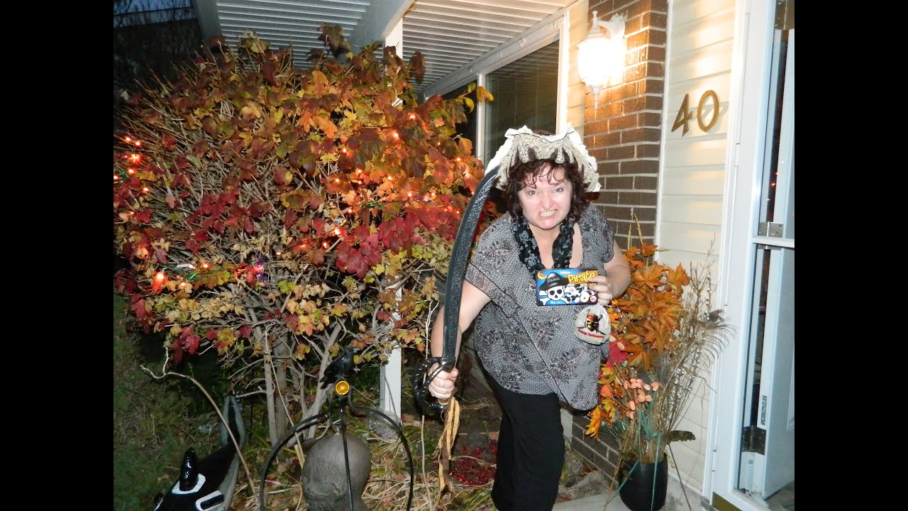 Epic Halloween Displays Of Devon, Alberta 2015