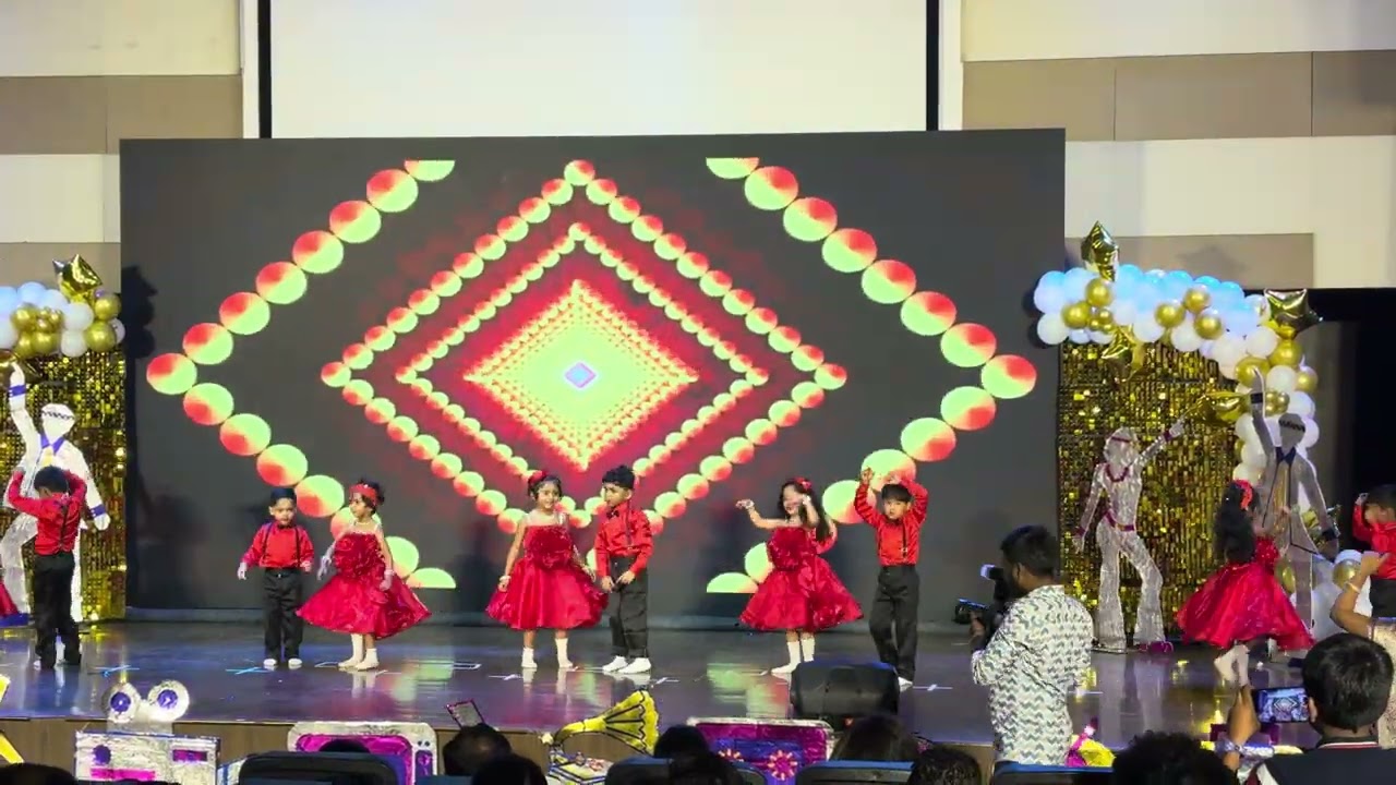 Baby Aadhya school anniversary Bollywood dance performance @Aadhyas_Multiverse